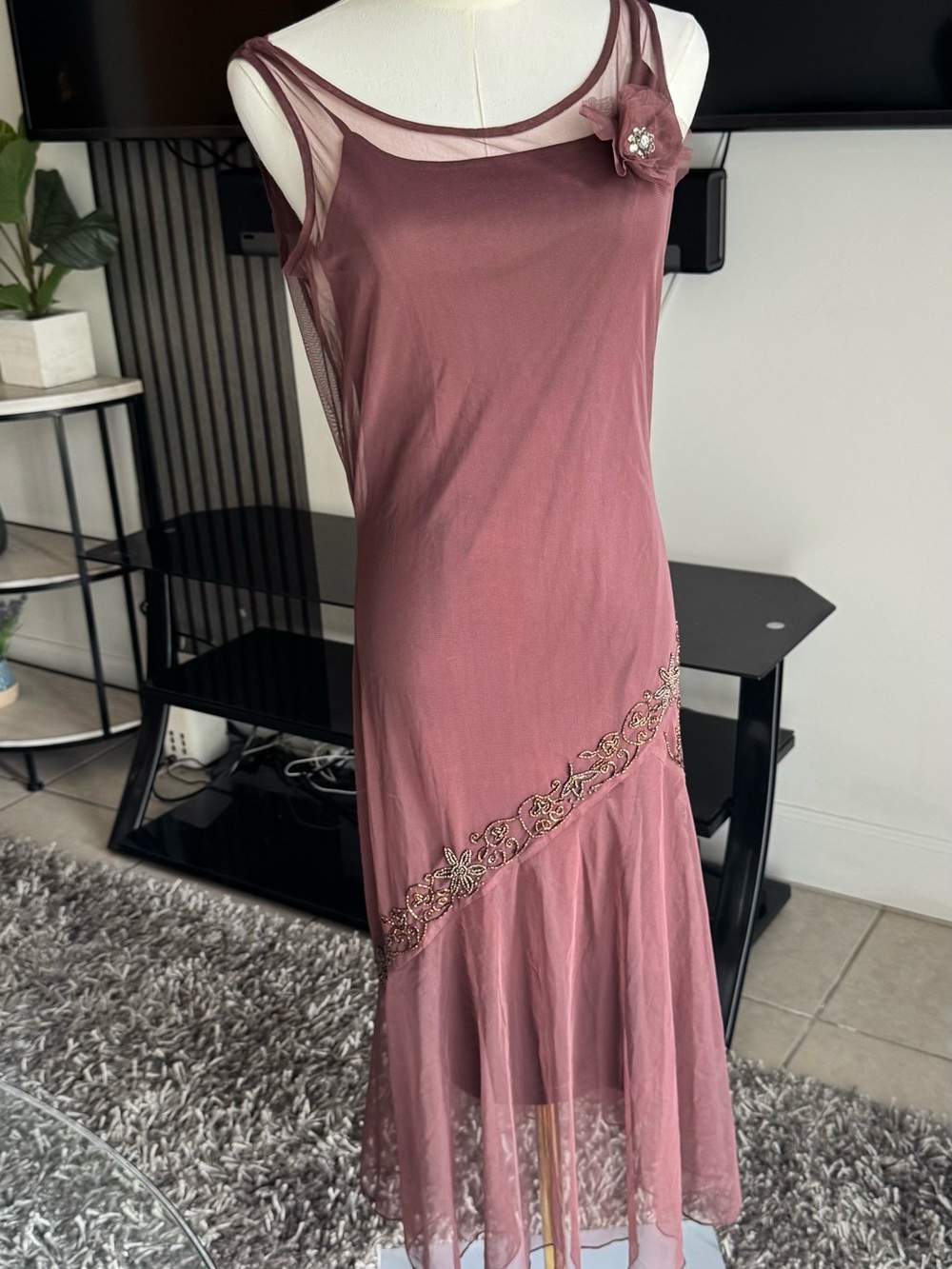 Elegant Rose-Mauve Sleeveless Mesh Dress with Floral Applique